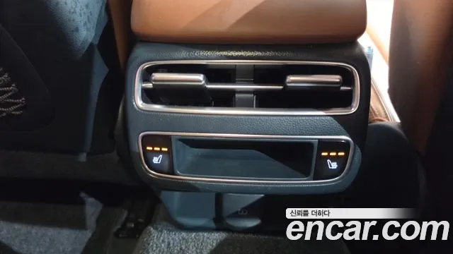 Genesis GV70 2.5T Бензин AWD — Фото автомобиля 28