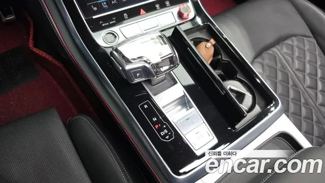 Audi Q8 55 TFSI quattro Premium — Фото автомобиля 8