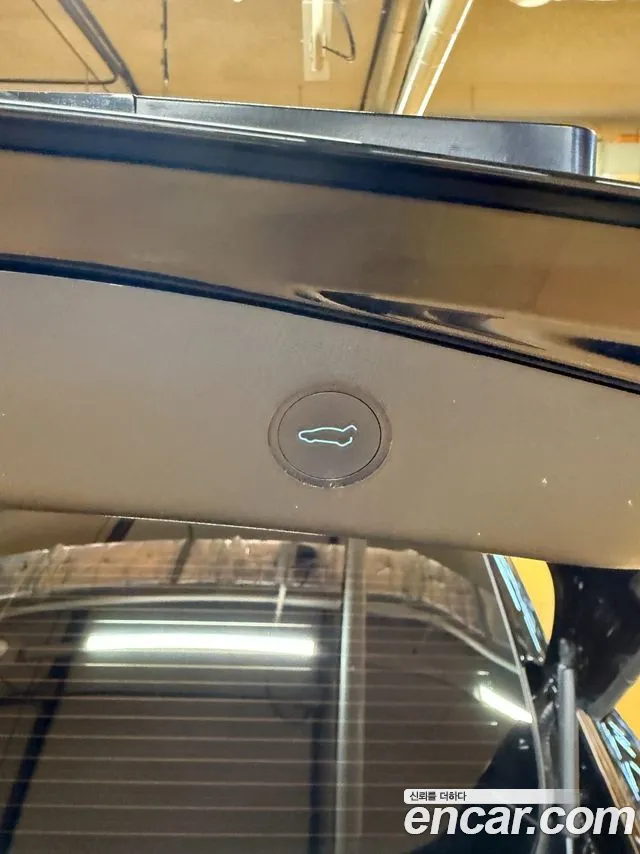 Tesla Model 3 — Фото автомобиля 14