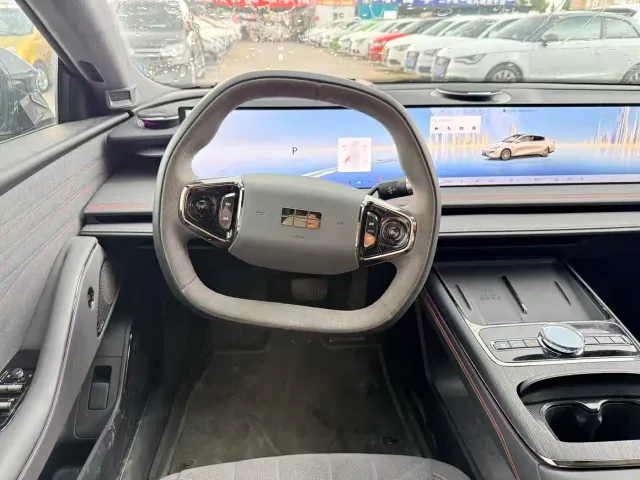 Geely Galaxy E8 — Фото автомобиля 8