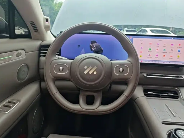 IM Motors LS6 — Фото автомобиля 10