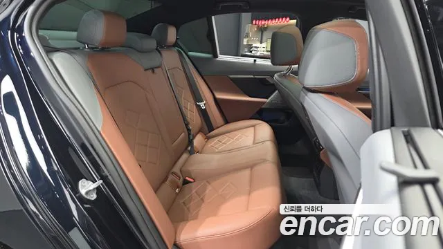 BMW 5-Series 5 серия (G60) 530i xDrive M Sport — Фото автомобиля 12