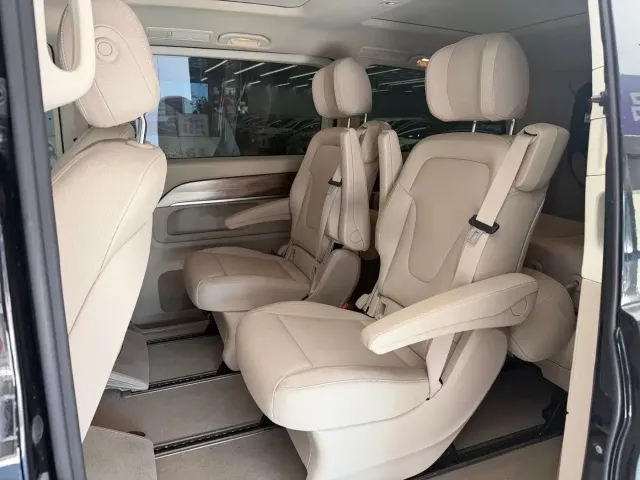 Mercedes-Benz V-Class — Фото автомобиля 6
