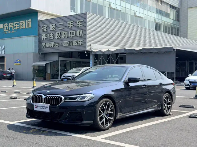 Фотография автомобиля — BMW 5 Series