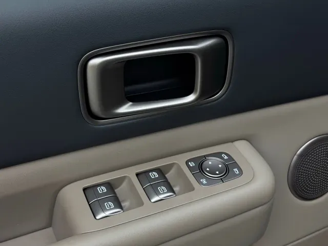 Li Auto MEGA — Фото автомобиля 9