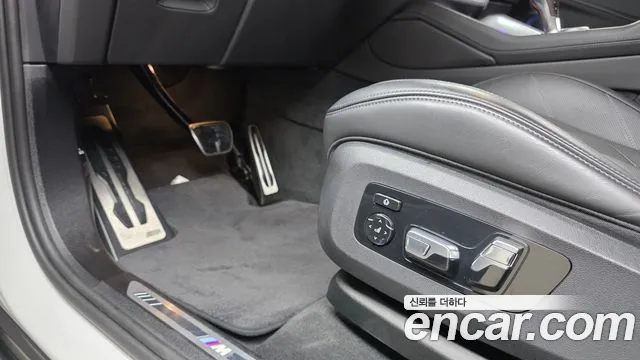 BMW XM G09 — Фото автомобиля 29