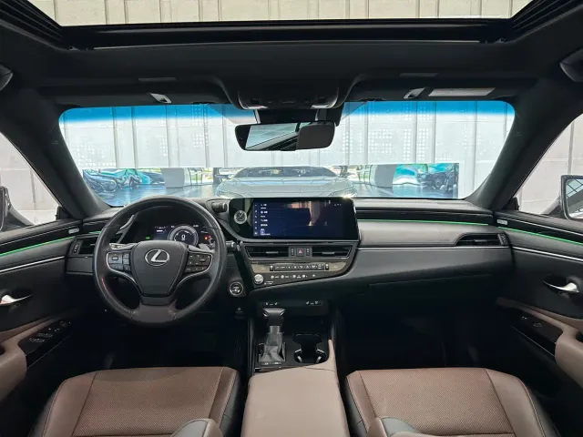 Lexus ES — Фото автомобиля 10