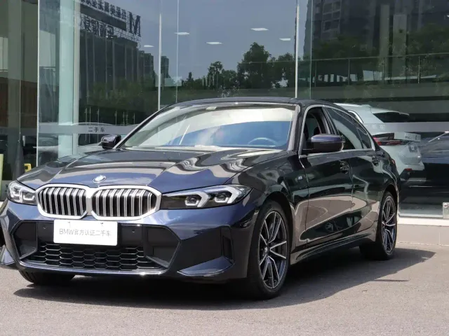 Фотография автомобиля — BMW 3 Series