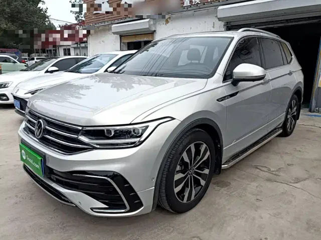 Фотография автомобиля — Volkswagen Tiguan L