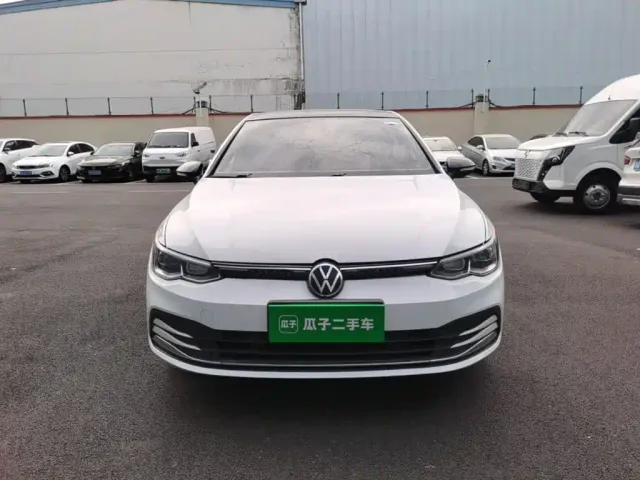 Volkswagen Golf — Фото автомобиля 2