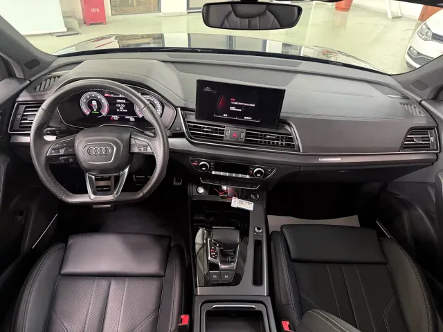 Audi Q5L — Фото автомобиля 9