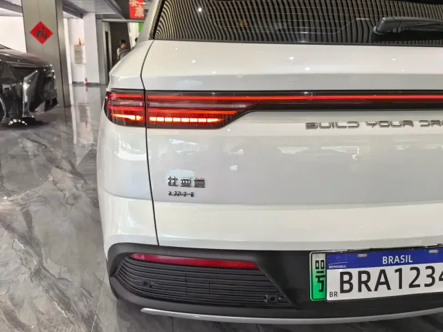 BYD Song Pro — Фото автомобиля 26