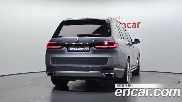 BMW X7 — Фото автомобиля 4