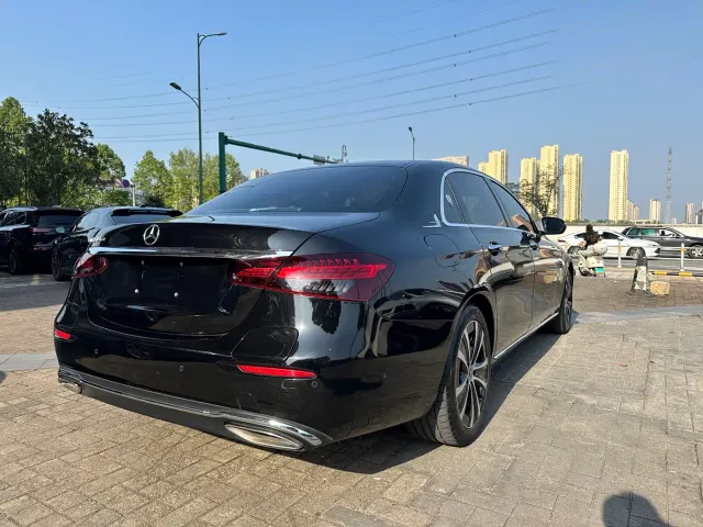 Mercedes-Benz E-Class — Фото автомобиля 7