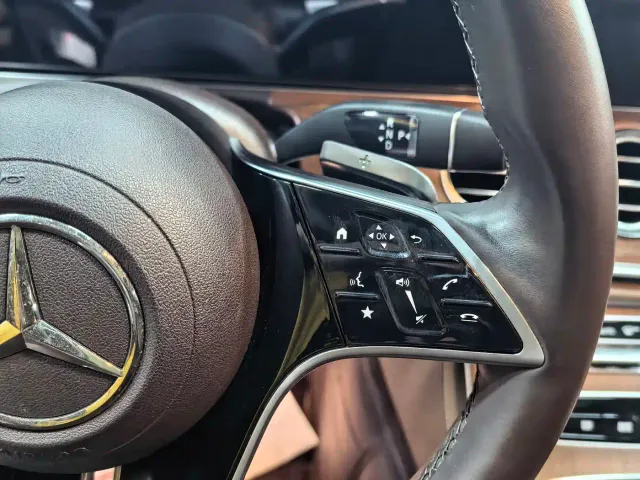 Mercedes-Benz E-Class — Фото автомобиля 12