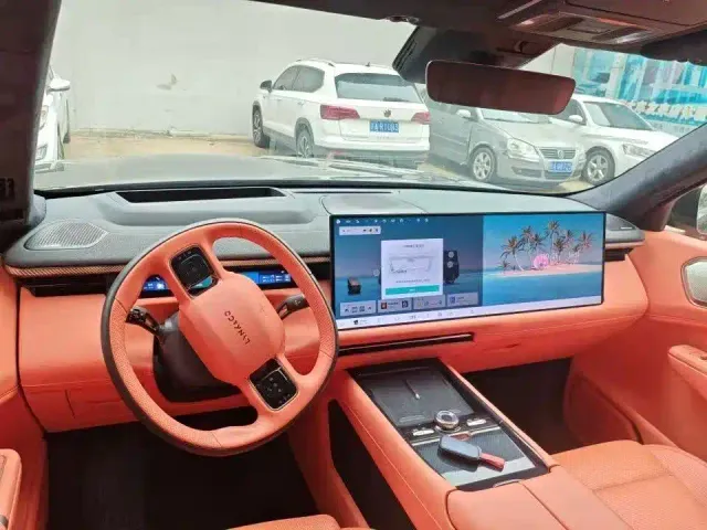 Lynk & Co 900 — Фото автомобиля 6