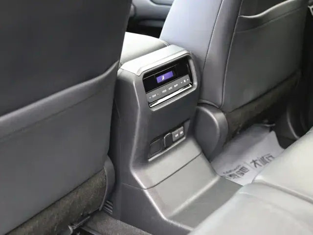 Toyota Prado — Фото автомобиля 20