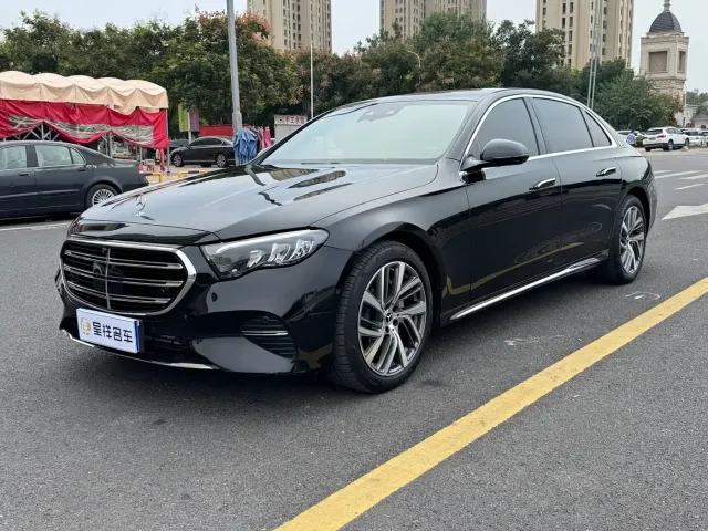 Фотография автомобиля — Mercedes-Benz E-Class
