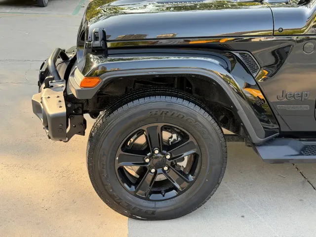 Jeep Wrangler — Фото автомобиля 3