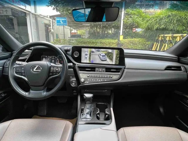 Lexus ES — Фото автомобиля 7