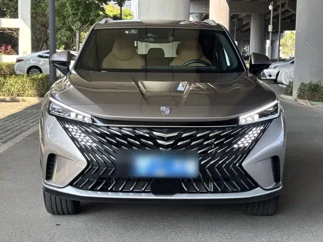 Roewe RX5 — Фото автомобиля 2