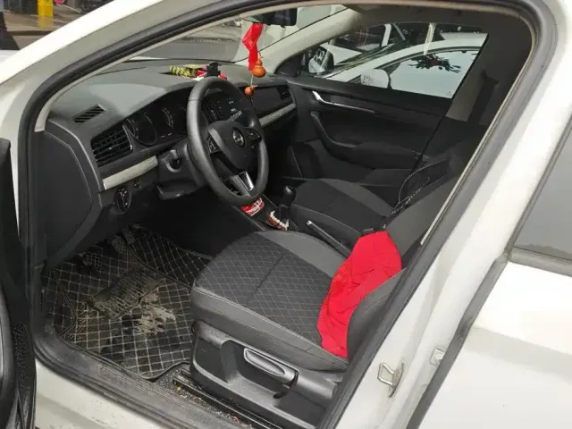 Škoda Kamiq 2021 1.5L Manual Standard — Фото автомобиля 9
