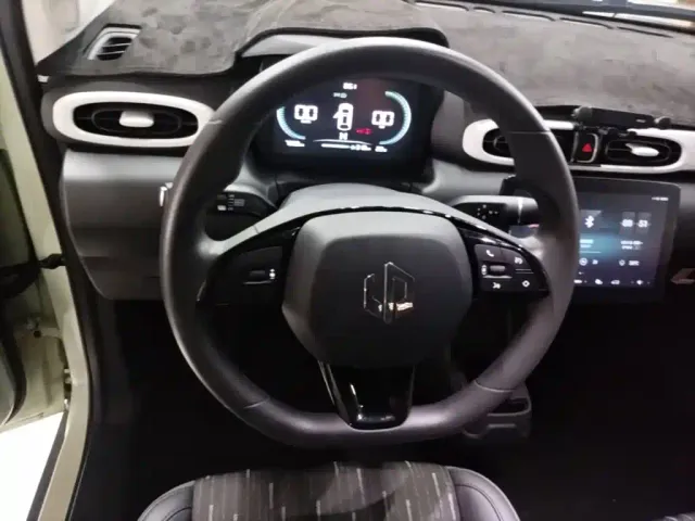 Leapmotor T03 — Фото автомобиля 6