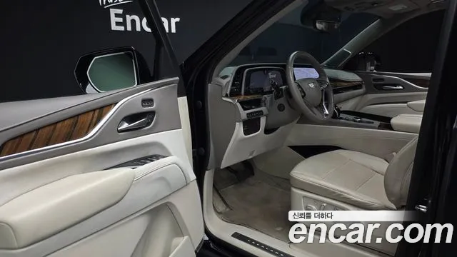 Cadillac Escalade 5th Gen — Фото автомобиля 15