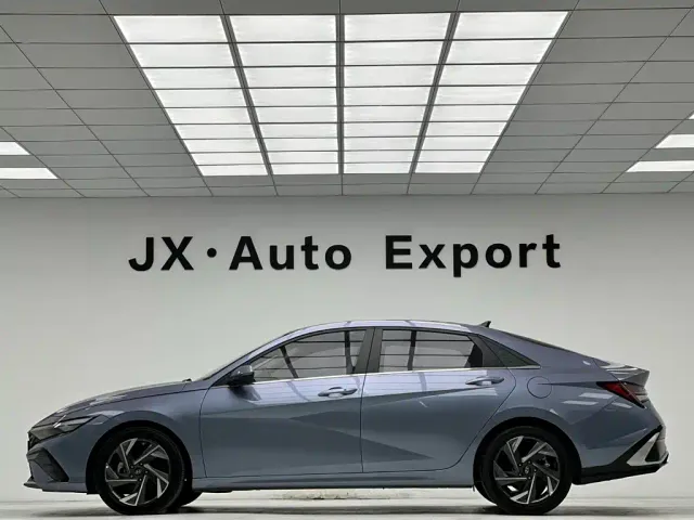 Hyundai Elantra — Фото автомобиля 24