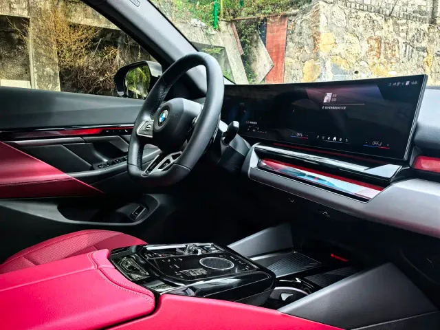 BMW 5 Series — Фото автомобиля 8