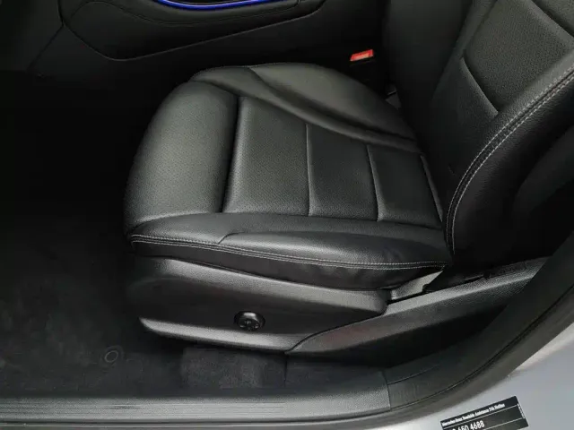 Mercedes-Benz EQC — Фото автомобиля 20