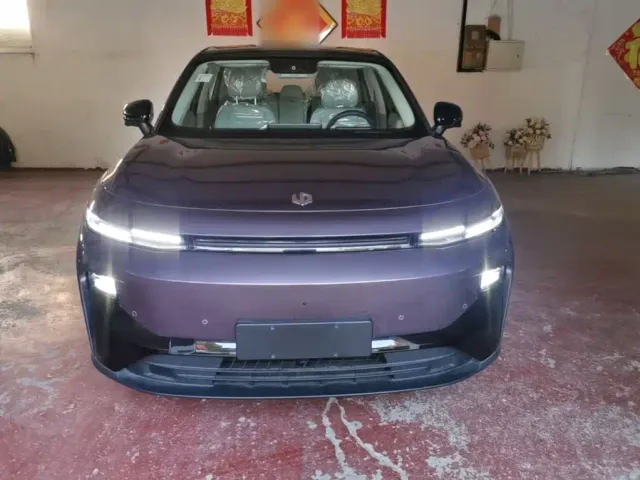 Leapmotor B10 — Фото автомобиля 2
