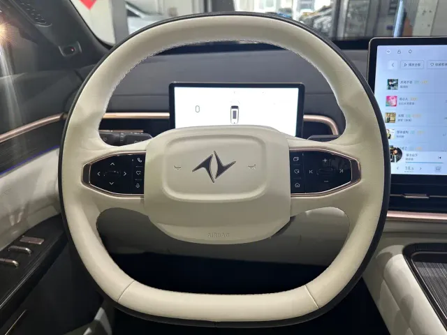 Dongfeng eπ 008 — Фото автомобиля 7