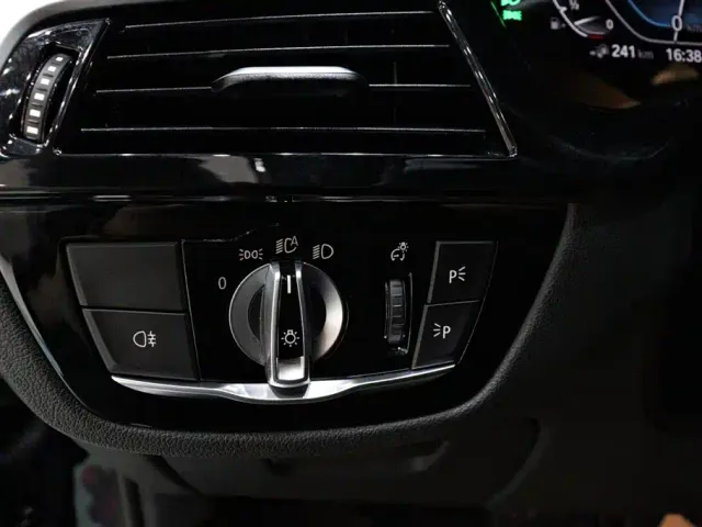 BMW 5 Series — Фото автомобиля 17