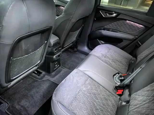 Audi Q4 e-tron — Фото автомобиля 14