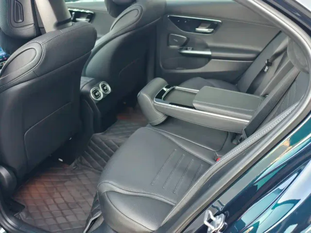 Mercedes-Benz C-Class — Фото автомобиля 16