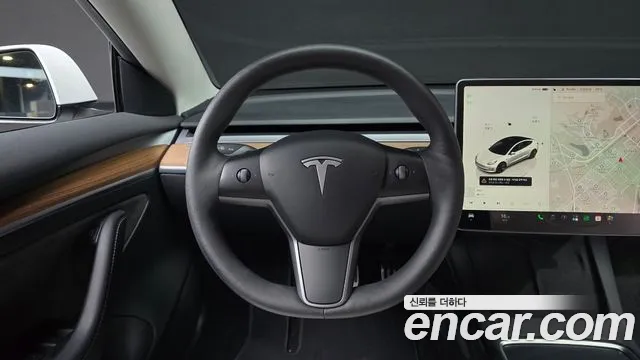 Tesla Model 3 — Фото автомобиля 18