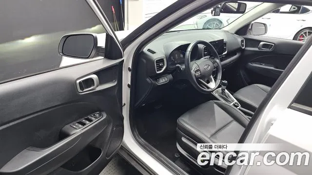 Hyundai Venue — Фото автомобиля 10