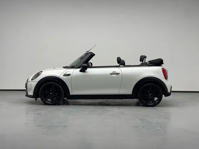 MINI MINI 2023 2.0T COOPER S King's Cross Special Edition — Фото автомобиля 7