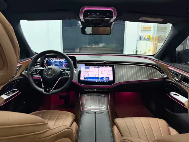 Mercedes-Benz E-Class — Фото автомобиля 4