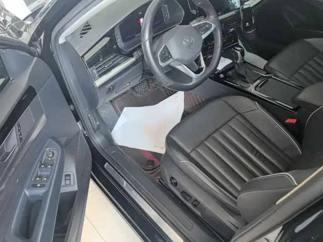 Volkswagen Passat — Фото автомобиля 15
