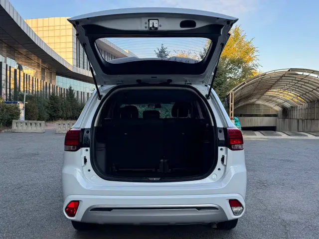 Mitsubishi Outlander — Фото автомобиля 7