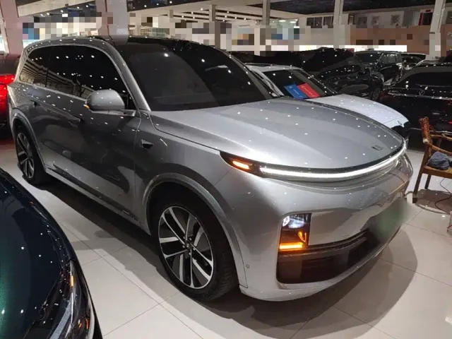 Li Auto L9 — Фото автомобиля 3