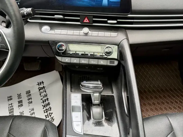 Hyundai Elantra — Фото автомобиля 23