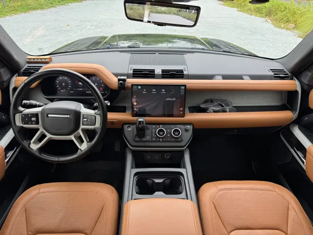 Land Rover Defender — Фото автомобиля 9