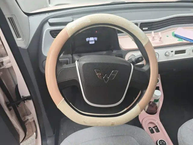 Wuling Hongguang Mini EV — Фото автомобиля 11