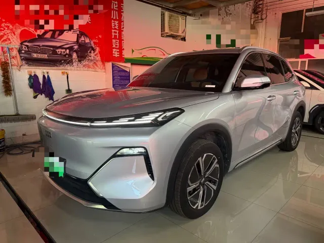 Фотография автомобиля — Geely Galaxy Starship 7 EM-i