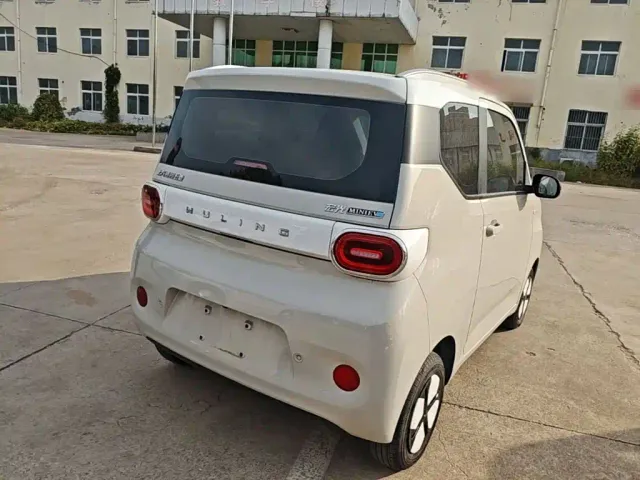 Wuling Hongguang Mini EV — Фото автомобиля 6