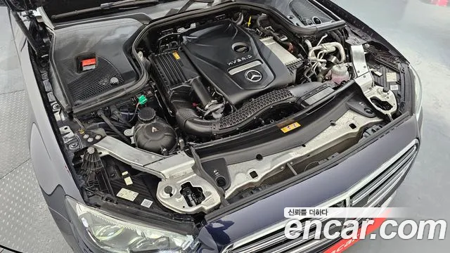 Mercedes-Benz E-Class — Фото автомобиля 6