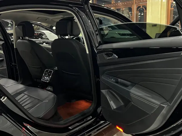Volkswagen Passat — Фото автомобиля 13